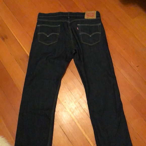 Levi’s dark wash stretch jeans 33’x30’ - Picture 4 of 4